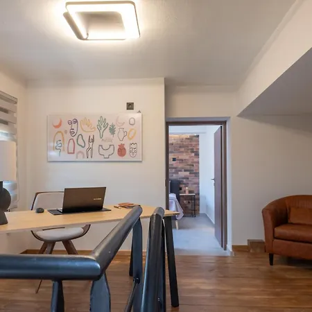 Апартаменты Zeus Mountain - Newtown Residences