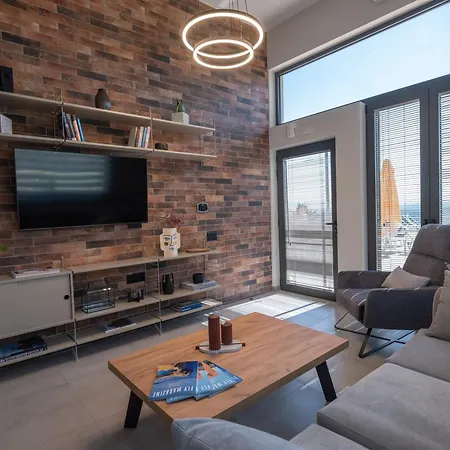 Zeus Mountain - Newtown Residences Apartamento Vasilies